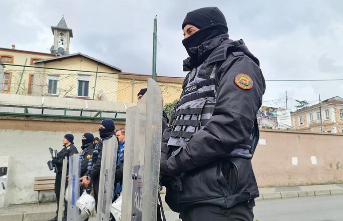 16 saksalaista aktivistia pidätetty Turkissa pro-kurdilaisten mielenosoitusten yhteydessä 1