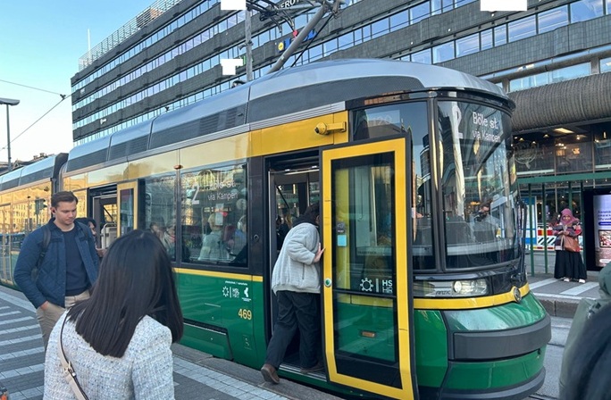 Helsingin joukkoliikenteen lipunhinnat nousevat jälleen tammikuussa. 1