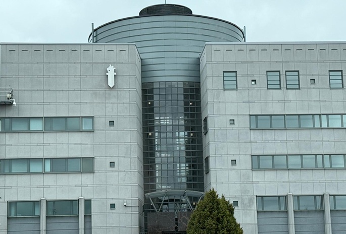 Helsingissä vuosikymmeniä kellarissa asunut henkilö löydettiin. 1