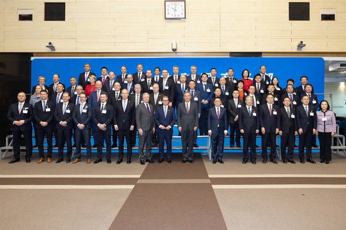 Kiina toivottaa suomalaisyritykset tervetulleiksi aktiiviseen sijoittamiseen. 1