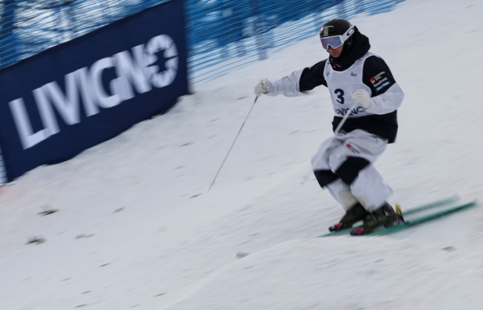 Ruotsalaiset mogul-laskijat Gravenfors ja Olgaard jäävät olympialta loukkaantumisten vuoksi. 1