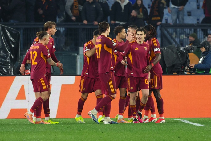 Stuttgartin mahdollisuudet jatkoon viimeiseen 16 joukkoon heikentyivät tappion myötä Roomalle. 1