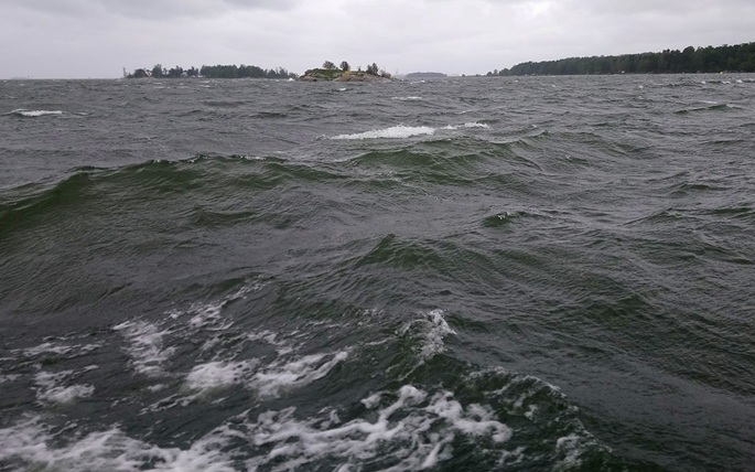 Voimakkaat tuulet ennustettavissa, kun matalapaine merellä voimistuu. 1