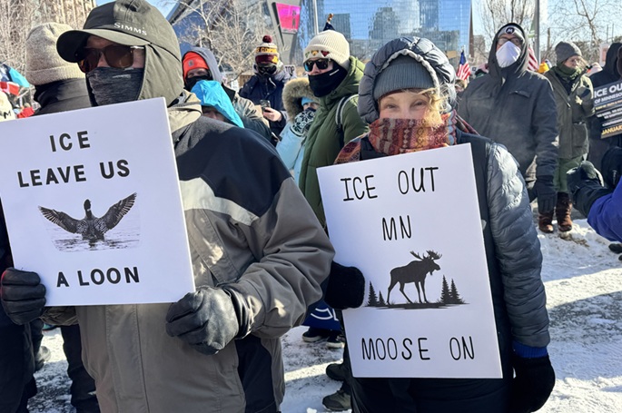 Yhdysvaltalaiset aktivistit järjestävät toisen mielenosoituksen vaatiakseen liittovaltion viranomaisten poistumista Minnesotasta. 1
