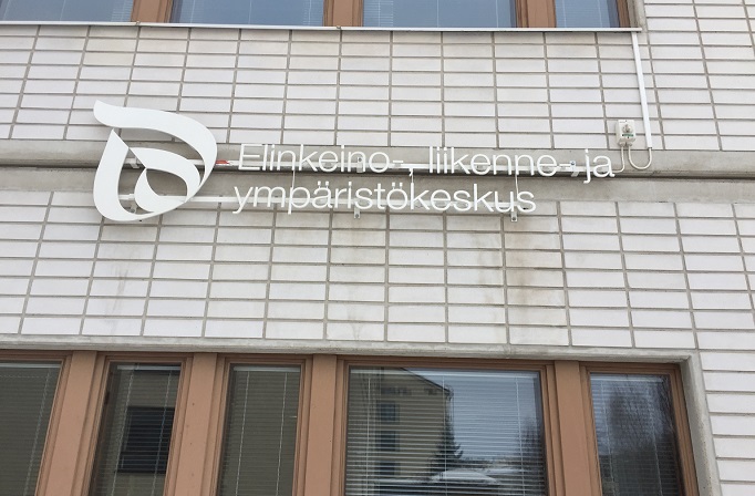 Yritysten avautuminen ja sulkeminen lisääntyy Suomessa vuoden 2025 kolmannella neljänneksellä. 1