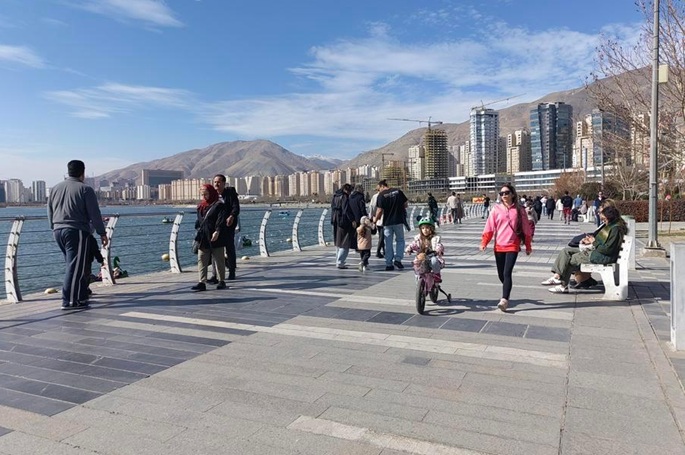 Iran laatii ydinasekauppasopimuksen luonnosta, kun Trump harkitsee rajattua sotilaallista iskua. 1