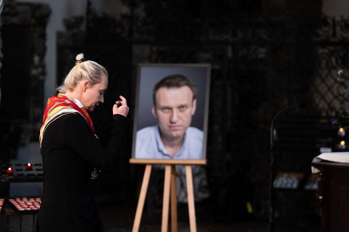 Navalny muistaa kuolemansa toista vuosipäivää, kun Kreml kiistää myrkytysyhteyden. 1