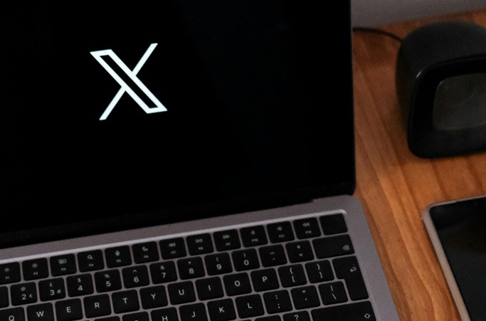 Ranskan syyttäjät tekevät kotietsinnän sosiaalisen median alustan X ranskalaisissa toimistoissa. 1