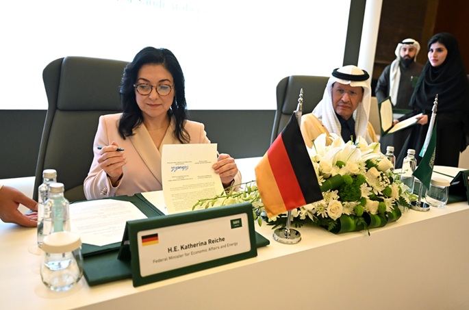 Saudi-Arabian ammoniakkia viedään Saksaan vihreän vedyn sopimuksen myötä. 1