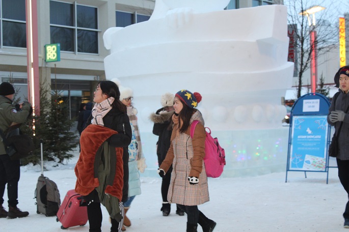 Ulkomaalaisten matkailijoiden määrä saavutti ennätysluvut Suomessa viime vuonna. 1