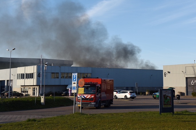 Amsterdamissa syttynyt tulipalo saatu hallintaan, uhreja ei ole raportoitu. 1