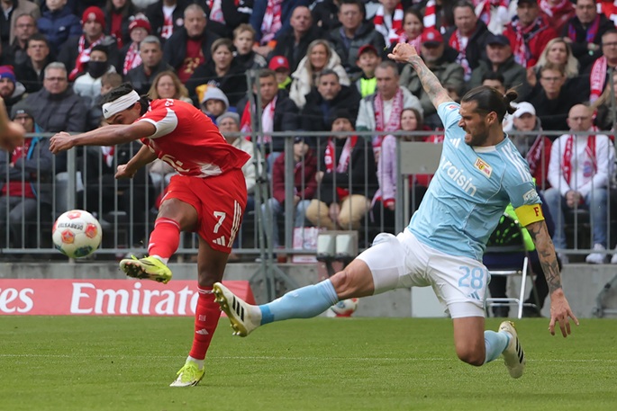 Gnabryn kaksikko vie Bayernin voittoon Unionista vakuuttavassa esityksessä 1