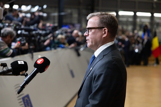 Hallitus jatkaa ydinaseita koskevien rajoitusten lieventämistä käsittelevän lain eteenpäin viemistä. 1