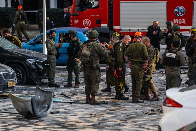Houthit käynnistävät toisen ohjusiskuaallon Israelia vastaan. 3