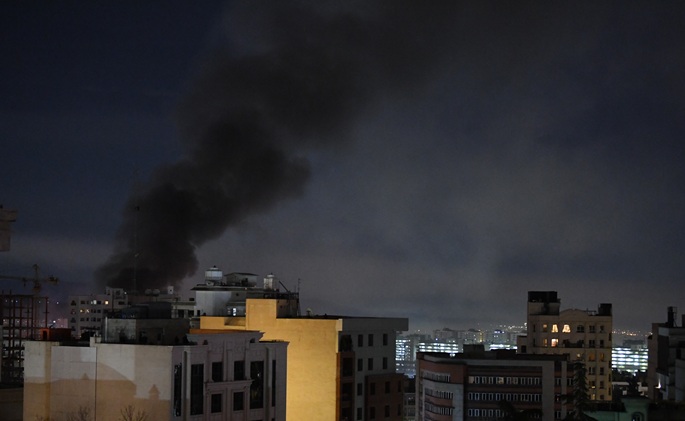 Israelin hyökkäykset jatkuvat Teheranissa ja Beirutissa, Iran iskee sotilaskohteisiin Israelissa ja Yhdysvaltain tukikohdassa. 1