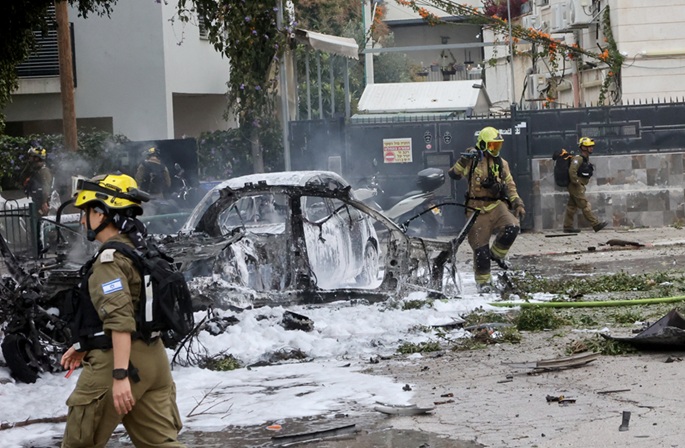 Israelin maavoimat aloittavat toimet Libanonissa, Iran valmiina jatkamaan sotaa. 1