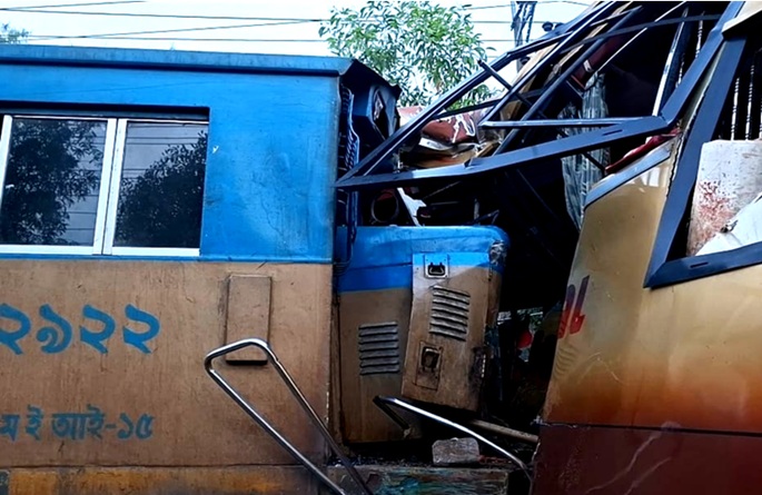 Junan ja bussin onnettomuudessa kuoli 12 Bangladeshissa 1