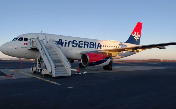 Kaksi lentokonetta laskeutui Helsinkiin Pietarin lentokentän sulkeuduttua. 1