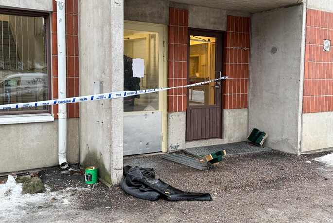 Poliisi tutkii Vantaan tuhopolttoa murhana 1