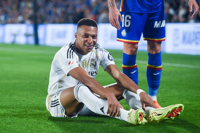 Real Madrid vahvistaa Mbappen polvivamman. 1