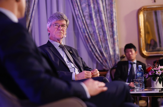 Sachs kritisoi Witkoffia ja Kushneria, toteaa että "rikolliset" hallitsevat Yhdysvaltojen politiikkaa. 1