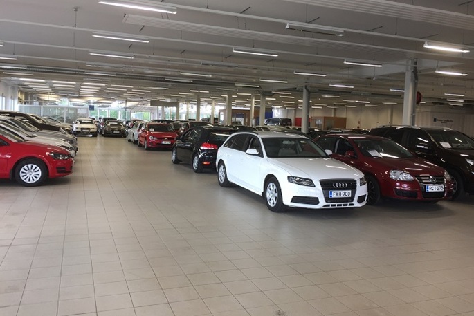 Suomalaisia autokauppiaita epäillään 60 miljoonan euron veronkiertosta. 1