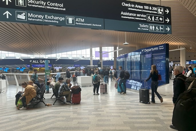 Suomalaisissa lentokentissä matkustajamäärät kasvoivat helmikuussa. 1
