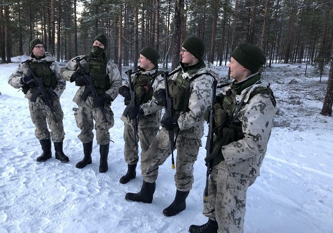 Suomi aikoo muuttaa lakejaan ydinaseiden sallimiseksi puolustustarkoituksiin. 1