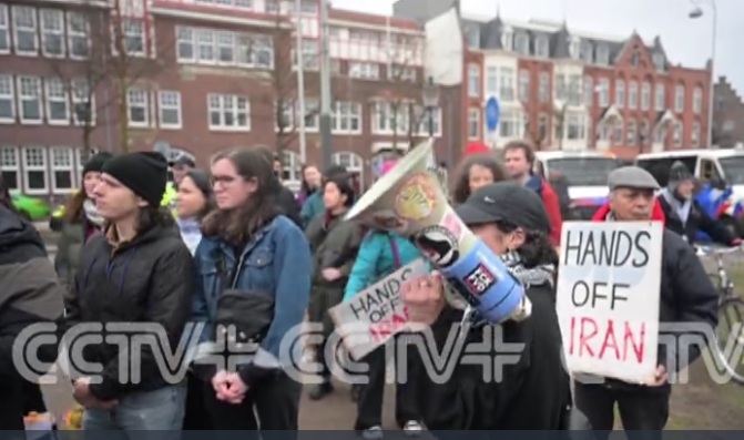 Suuri mielenosoitus Yhdysvaltojen ja Israelin iskuja Irania vastaan järjestettiin Amsterdamissa. 1