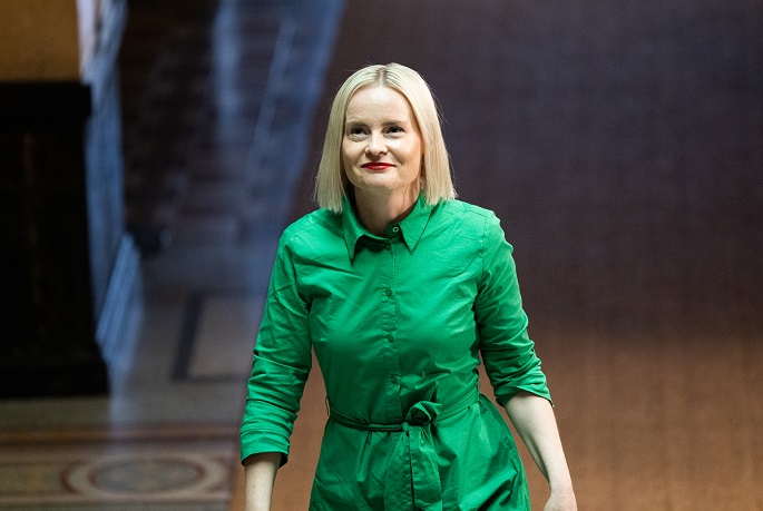 Valtiovarainministeri saa 800 euron arvoisen samppanjalahjan 1