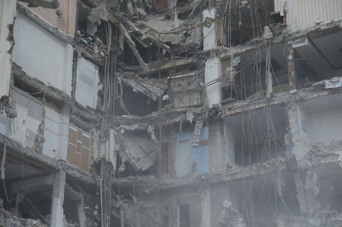 WH pyrkii järjestämään neuvotteluja Pakistanissa, Iran hylkää keskustelut. 4 WH pyrkii järjestämään neuvotteluja Pakistanissa, Iran hylkää keskustelut. 3