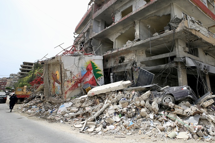 Alukset rikkovat Yhdysvaltojen saartoa Iranin satamissa, Yhdysvallat väittää liikenteen olevan nollassa. 1