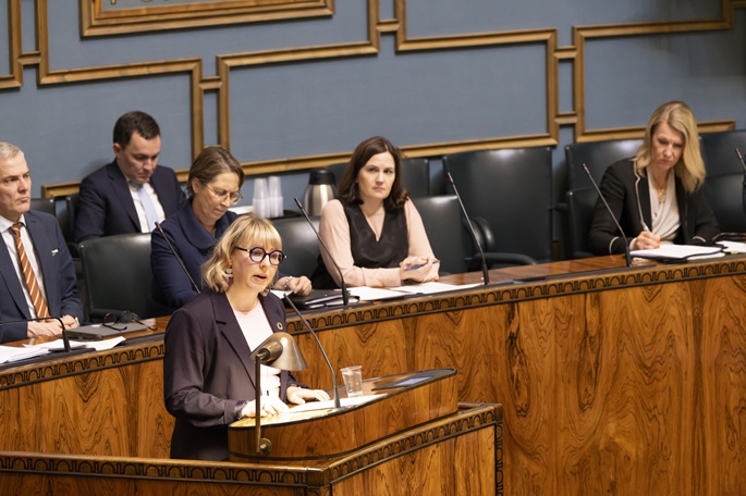 Hallitus selviytyi epäluottamusäänestyksestä kasvavien köyhyyden ja elinkustannusten vuoksi. 1