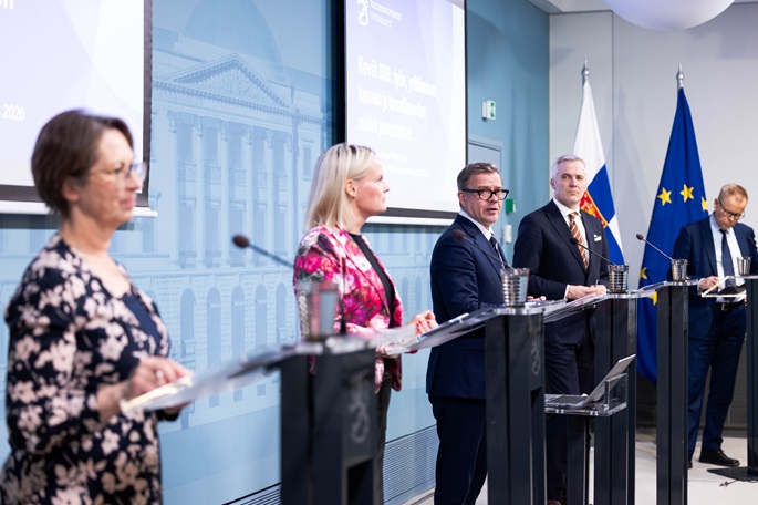 Hallitus viimeistelee 92 miljardin euron budjettiehdotuksen vuodelle 2027, jossa on 13,2 miljardin euron alijäämä. 1