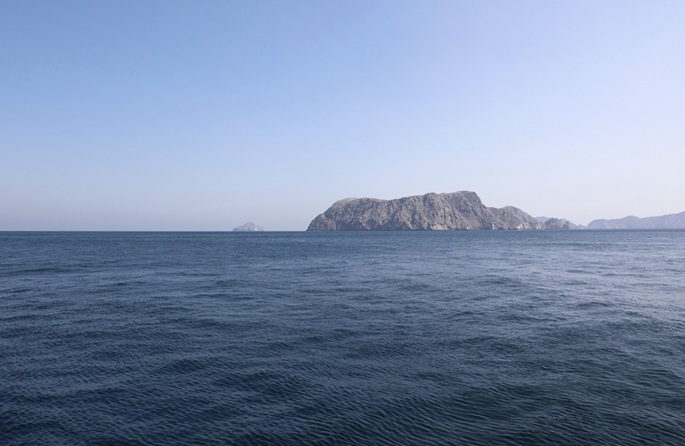 Iran hylkää neuvottelut merisaarron keskellä, Yhdysvallat takavarikoi iranilaisen aluksen. 1