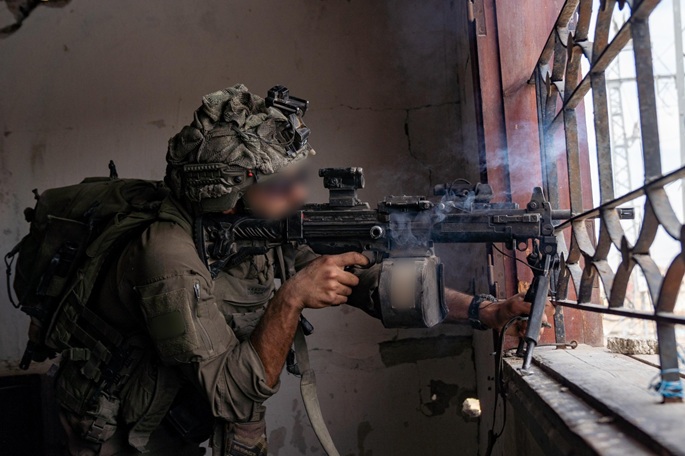 Israelin armeija surmaa kuusi palestiinalaista Gazassa, asukkaat tappavat kaksi Länsi-Jordaniassa. 1