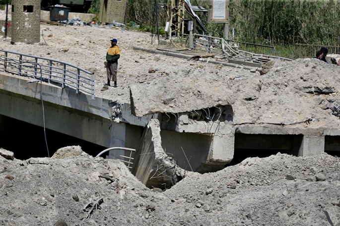 Kymmenen päivän Israelin ja Libanonin tulitauko astuu voimaan. 1