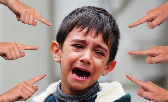 Maahanmuuttajataustaiset lapset kokevat enemmän kiusaamista koulussa kuin kantaväestön lapset. 1