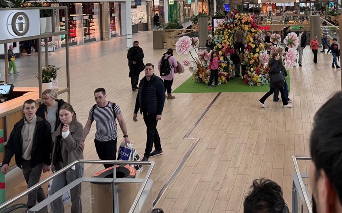 Pääsiäistä juhlitaan ympäri maata ilon ja juhlahumun keskellä. 1