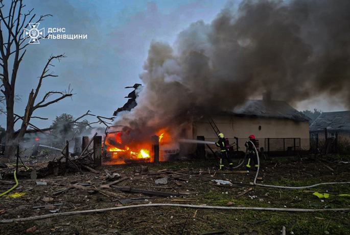 Putin julistaa ortodoksisen pääsiäisen tulitauon Ukrainan kanssa. 1