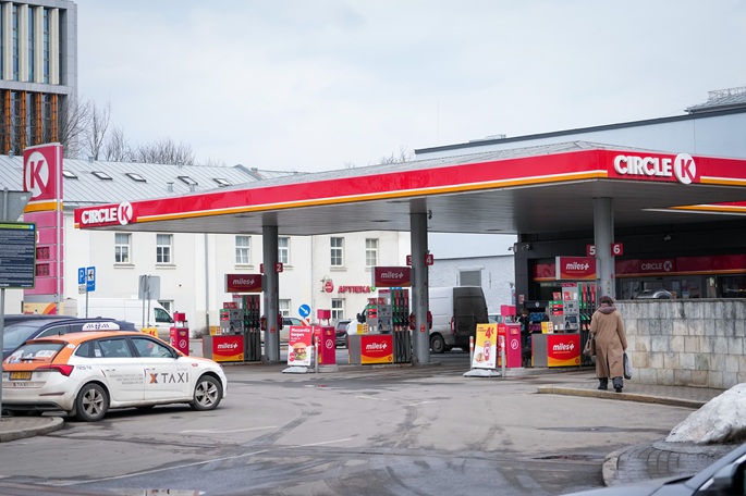 Ruotsi esittelee uusia tukitoimia Lähi-idän epävarmuuden keskellä. 1