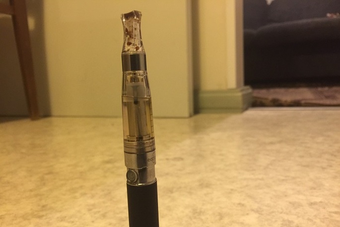 Sähkösavukkeet voivat vapauttaa haitallisia metalleja keuhkoihin: tutkimus 1