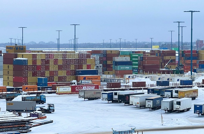 Suomelle 655 miljoonan euron kauppataseen alijäämä helmikuussa 1