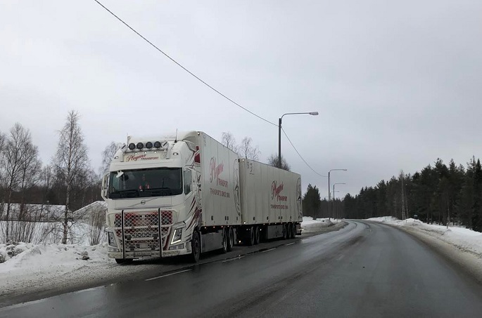 Suomessa kuljetettujen tavaroiden määrä kuorma-autoilla väheni viime vuonna. 1
