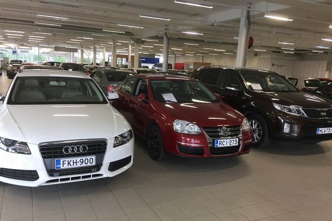 Uusien autojen rekisteröinnit kasvavat 3 % Suomessa vuoden 2023 ensimmäisellä neljänneksellä. 1