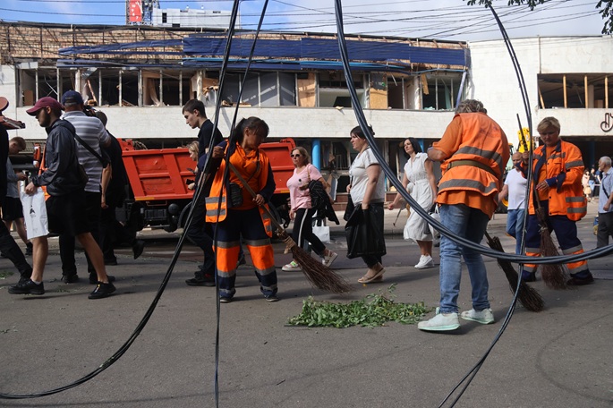 Viisi kuollut, 24 haavoittunut Venäjän iskussa Ukrainan Dniproon 1