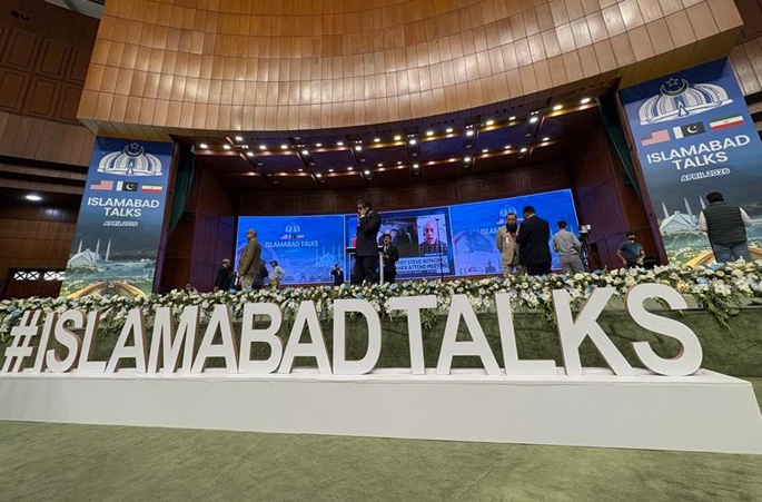 Yhdysvaltojen ja Iranin rauhanneuvotteluja jatketaan vielä yhden päivän ajan. 1