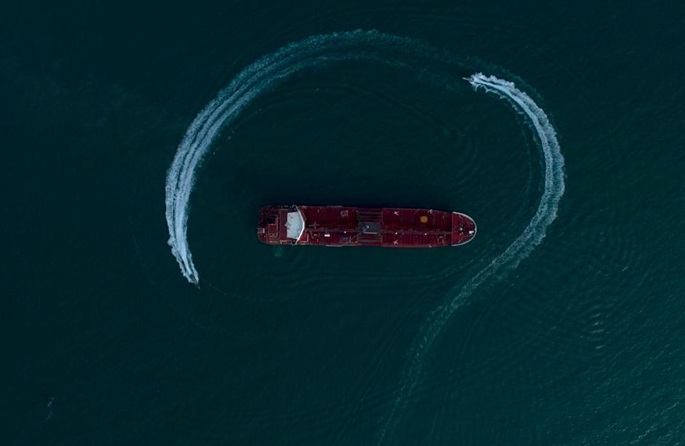 Yhdysvaltojen toimet lisäävät epävakautta Hormuzin laivaliikenteessä: raportti 1