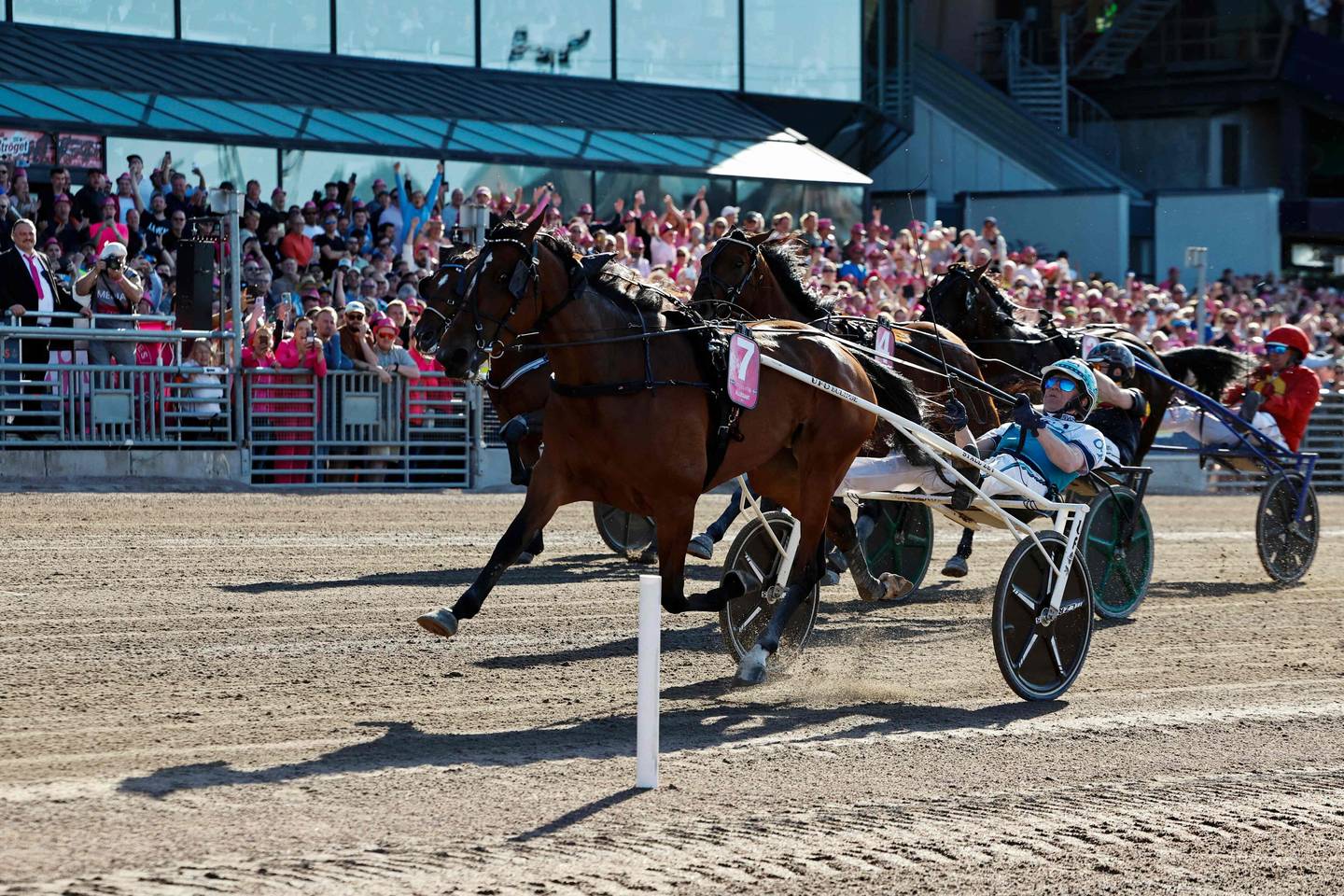 Allegiant voitti Elitloppetissa ME-ajalla - Vieremäläisen Fine Mannersin kilpailu päättyi karsintaan. Allegiant voitti Elitloppetissa ME-ajalla - Vieremäläisen Fine Mannersin kilpailu päättyi karsintaan. 1