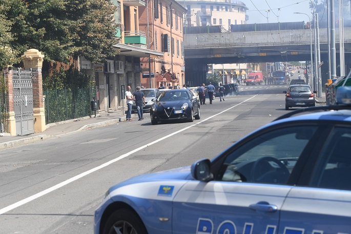 Auto ajoi väkijoukkoon Pohjois-Italiassa, kahdeksan loukkaantui. 1